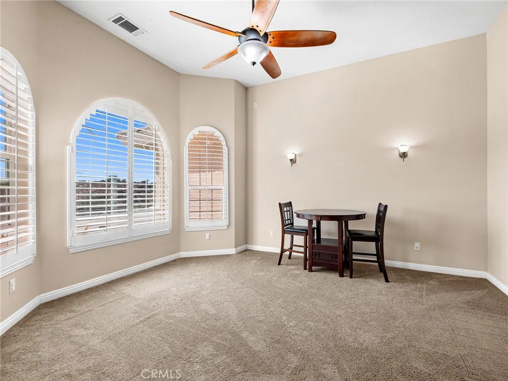 7925 Anaconda, Oak Hills, California 92344 home-pic-18